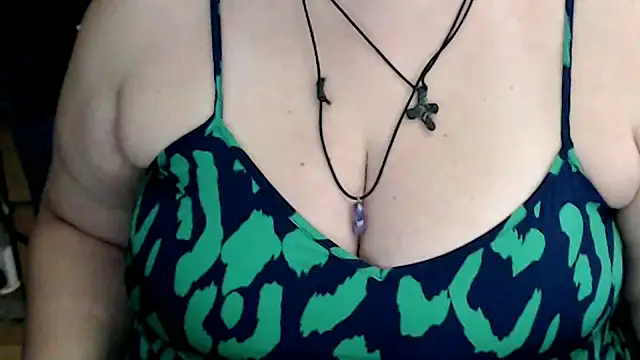 Snapshot of mayasmith chatting on November 16, 2025, 9:36 am mayasmith online show from November 16, 2025, 9:36 am