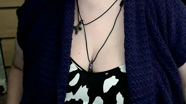 Snapshot of mayasmith chatting on November 21, 2025, 8:13 am mayasmith online show from November 21, 2025, 8:13 am