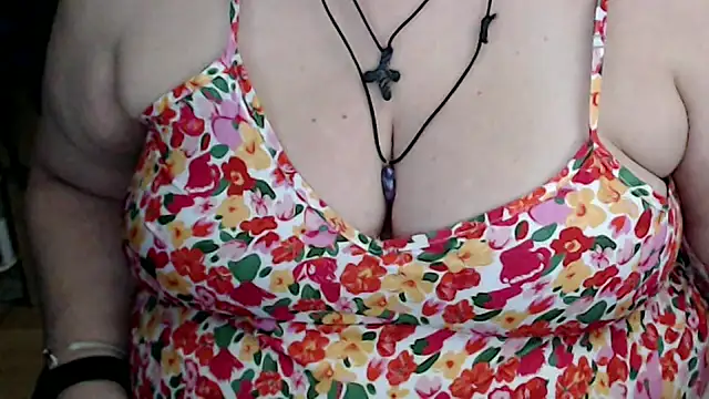 Snapshot of mayasmith chatting on November 15, 2025, 9:24 am mayasmith online show from November 15, 2025, 9:24 am