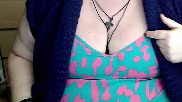 Snapshot of mayasmith chatting on November 18, 2025, 8:01 pm mayasmith online show from November 18, 2025, 8:01 pm