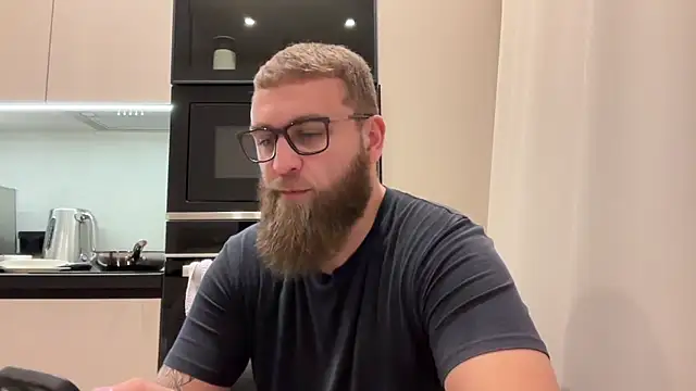 Snapshot of Bear_bear_ chatting on November 23, 2025, 1:21 pm Bear bear online show from November 23, 2025, 1:21 pm