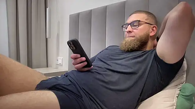 Snapshot of Bear_bear_ chatting on September 18, 2025, 1:36 pm Bear bear online show from September 18, 2025, 1:36 pm