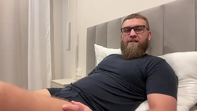 Snapshot of Bear_bear_ chatting on November 14, 2025, 11:36 am Bear bear online show from November 14, 2025, 11:36 am