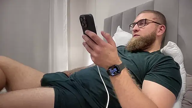 Snapshot of Bear_bear_ chatting on October 10, 2025, 2:40 pm Bear bear online show from October 10, 2025, 2:40 pm