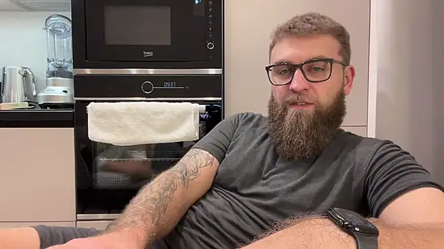 Bear bear  online show from January 11, 2026, 4:14 pm