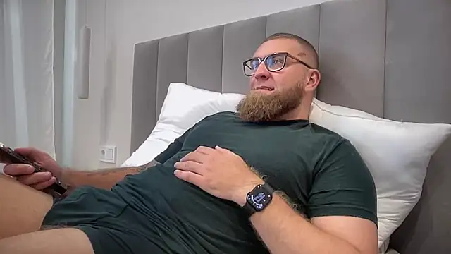 Snapshot of Bear_bear_ chatting on September 30, 2025, 10:21 am Bear bear online show from September 30, 2025, 10:21 am