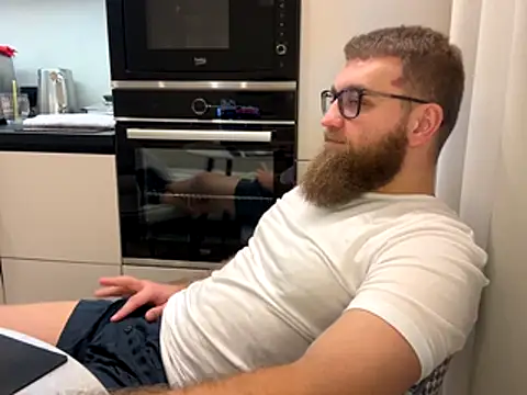 Bear bear  online show from December 19, 2025, 1:02 pm