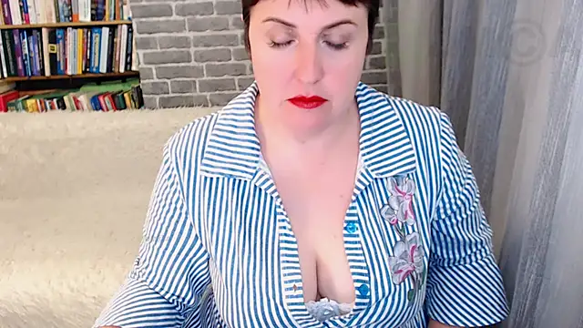 Snapshot of Rainbow_lady chatting on October 27, 2025, 7:31 am Rainbow lady online show from October 27, 2025, 7:31 am