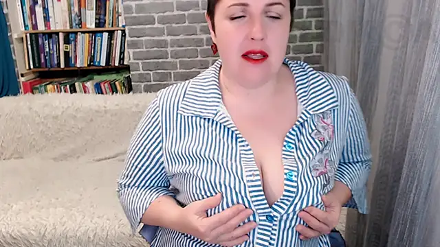 Snapshot of Rainbow_lady chatting on October 25, 2025, 2:44 am Rainbow lady online show from October 25, 2025, 2:44 am