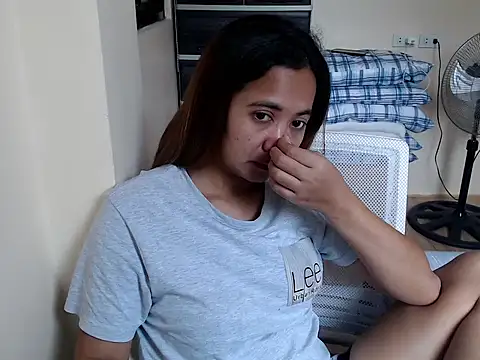 xTheLastVIRGINx online show from February 6, 2026, 5:47 am