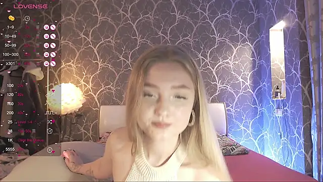 MiaMiaMeow online show from November 21, 2025, 4:06 pm