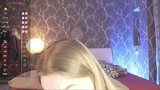 MiaMiaMeow online show from March 11, 2026, 4:45 pm