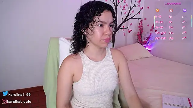 Snapshot of Karolina_1 chatting on February 21, 2026, 2:19 pm Karolina 1 online show from February 21, 2026, 2:19 pm