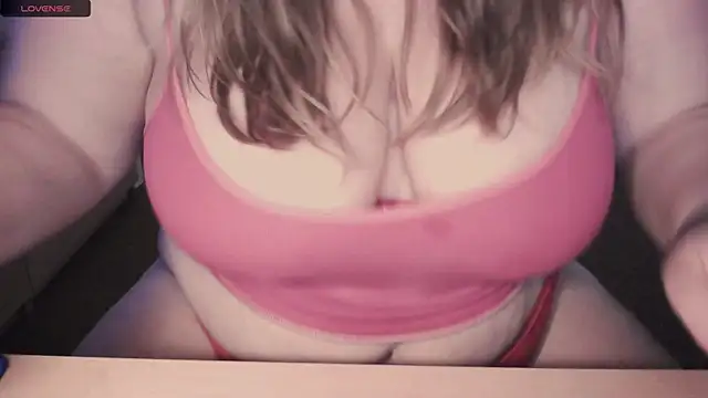 Snapshot of Europeankitty chatting on September 8, 2025, 7:35 pm Europeankitty online show from September 8, 2025, 7:35 pm