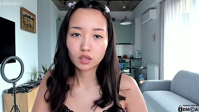 julias tapes online show from January 17, 2025, 10:00 am