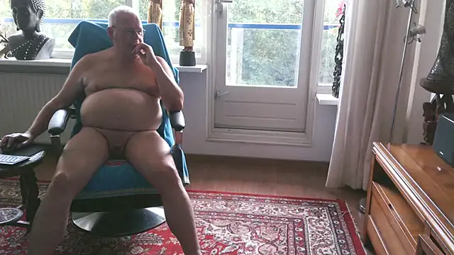 Snapshot of Exhib070 chatting on October 31, 2025, 1:41 pm Exhib070 online show from October 31, 2025, 1:41 pm