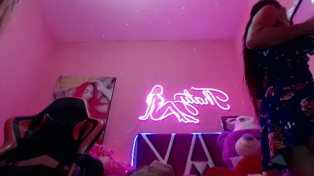 Latinabigcock online show from April 10, 2026, 7:32 pm