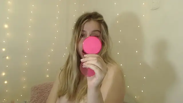 SweetSofty online show from October 22, 2025, 11:14 pm