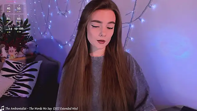 Snapshot of xwiuiwx chatting on February 6, 2026, 9:33 pm xwiuiwx online show from February 6, 2026, 9:33 pm