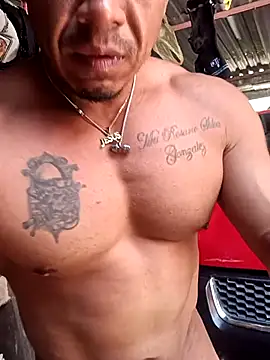 Snapshot of ivandignity chatting on October 11, 2025, 5:47 pm ivandignity online show from October 11, 2025, 5:47 pm