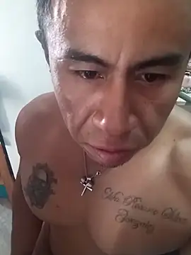 Snapshot of ivandignity chatting on December 21, 2025, 5:25 pm ivandignity online show from December 21, 2025, 5:25 pm