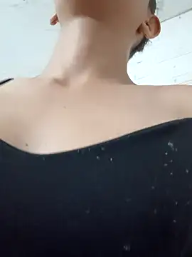 Snapshot of valeriaswang_Lucas chatting on November 16, 2025, 4:28 am valeriaswang Lucas online show from November 16, 2025, 4:28 am