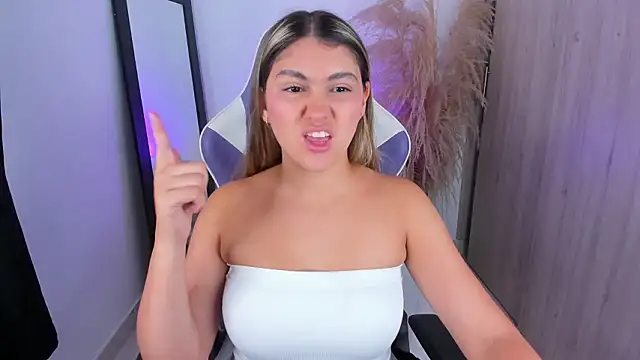 Snapshot of sofia_henaok chatting on February 12, 2026, 2:22 am sofia henaok online show from February 12, 2026, 2:22 am