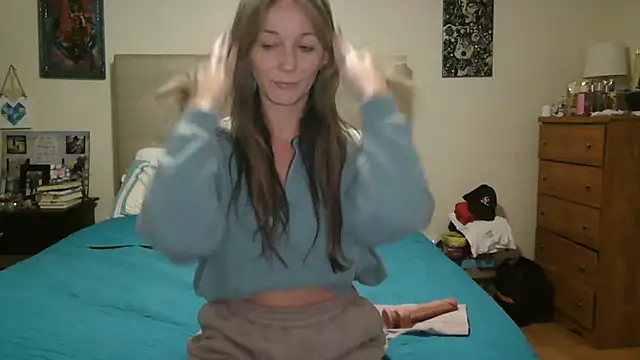 Heyitsmee33 online show from April 2, 2026, 10:00 am