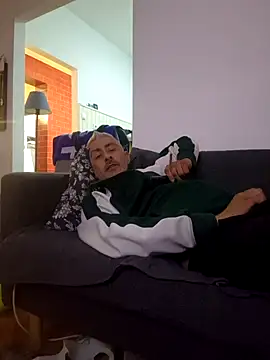 cuci45 online show from April 9, 2026, 7:09 pm