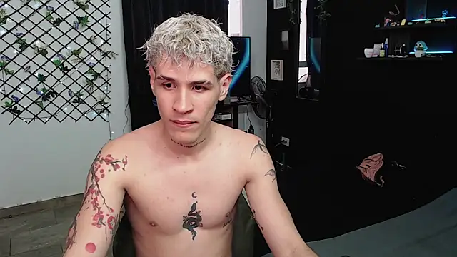 Snapshot of andybxby chatting on February 8, 2025, 9:46 pm andybxby online show from February 8, 2025, 9:46 pm