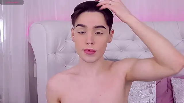 Snapshot of RobbyCharming chatting on March 17, 2025, 7:48 pm RobbyCharming online show from March 17, 2025, 7:48 pm