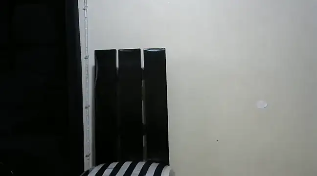 Twerl online show from December 5, 2024, 1:44 pm