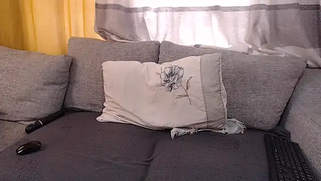 BELINDAXXXXX online show from November 10, 2025, 9:14 am