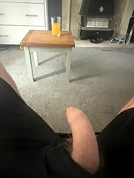 Snapshot of Averagematt1991 chatting on October 15, 2025, 10:34 am Averagematt1991 online show from October 15, 2025, 10:34 am