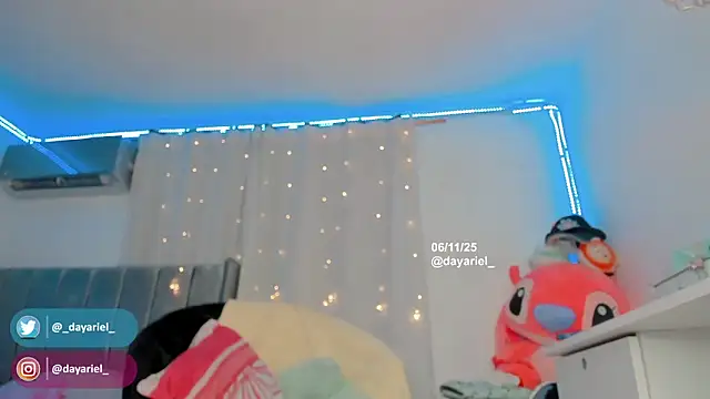 Snapshot of Yellowranger1 chatting on November 7, 2025, 2:16 am Yellowranger1 online show from November 7, 2025, 2:16 am