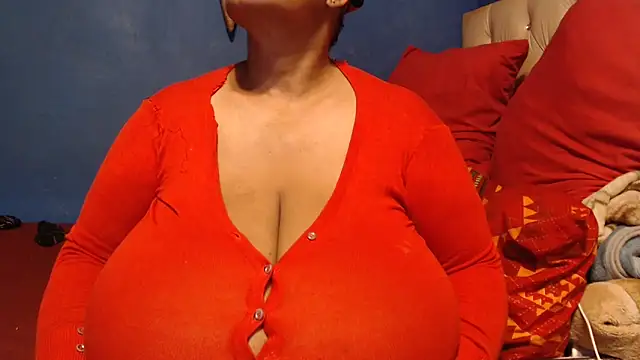 Snapshot of CUTEFIRMMELONSS chatting on December 3, 2025, 6:29 pm CUTEFIRMMELONSS online show from December 3, 2025, 6:29 pm