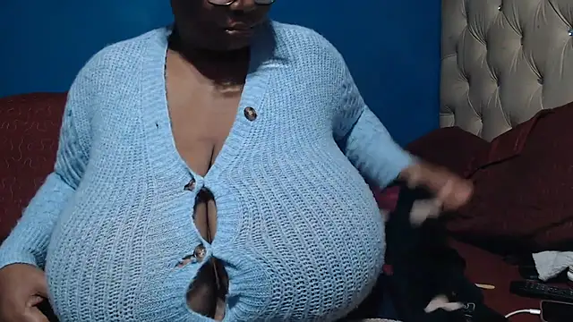 Snapshot of CUTEFIRMMELONSS chatting on May 26, 2026, 3:48 am CUTEFIRMMELONSS online show from May 26, 2026, 3:48 am