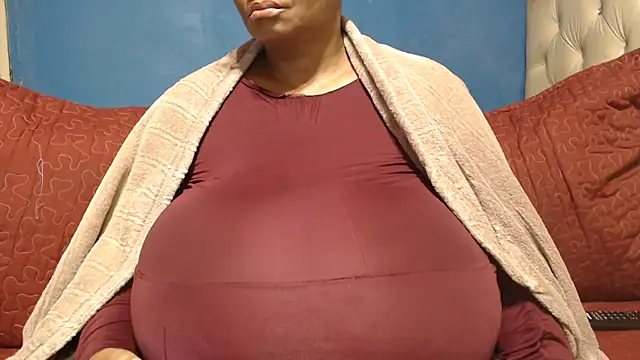 Snapshot of CUTEFIRMMELONSS chatting on May 23, 2026, 3:27 am CUTEFIRMMELONSS online show from May 23, 2026, 3:27 am