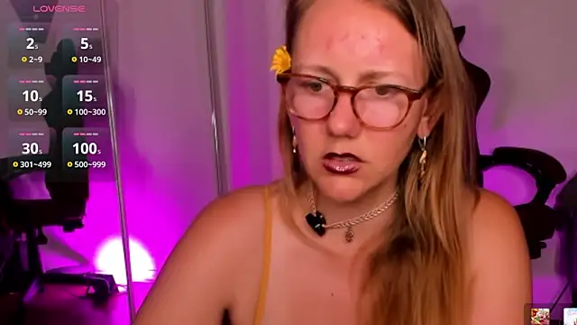 jasminedaze888 online show from April 12, 2026, 9:07 pm