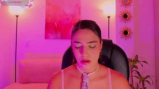 Snapshot of MariamRivera_ chatting on September 26, 2025, 11:33 pm MariamRivera  online show from September 26, 2025, 11:33 pm