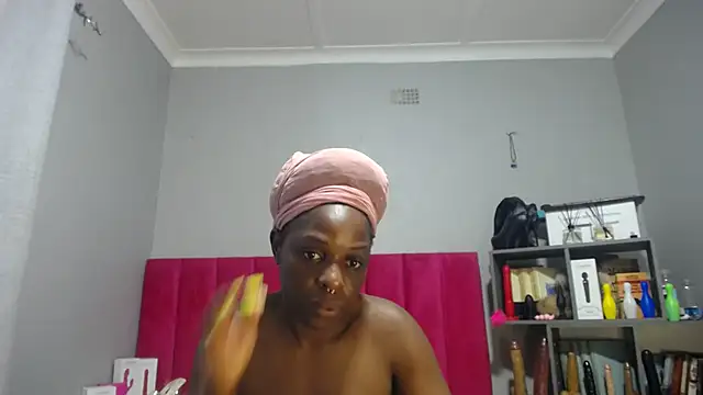 Snapshot of Shaniko89 chatting on November 6, 2025, 6:17 am Shaniko89 online show from November 6, 2025, 6:17 am