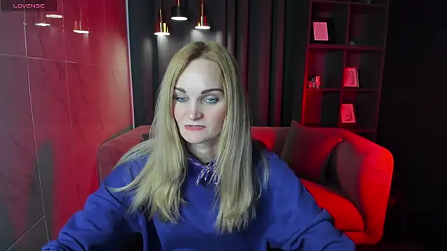 Snapshot of SaraSubtlety chatting on September 30, 2025, 1:28 pm SaraSubtlety online show from September 30, 2025, 1:28 pm