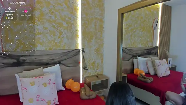 Snapshot of Valentina_Ross_ chatting on October 31, 2025, 11:29 am Valentina Ross online show from October 31, 2025, 11:29 am