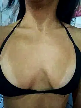 jessy905 online show from April 15, 2026, 1:04 pm