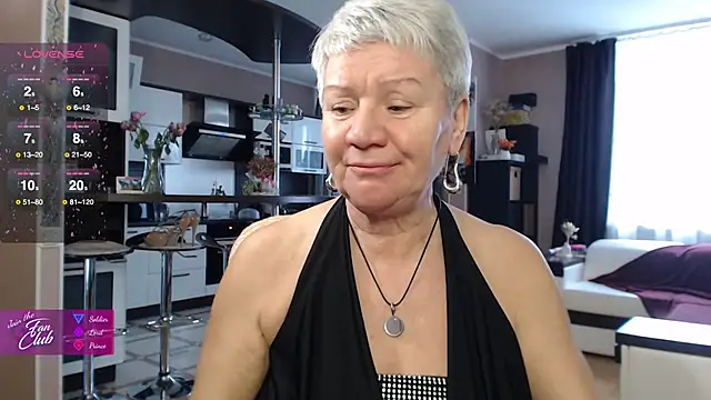 Snapshot of roxana_brooks chatting on November 22, 2025, 9:52 am roxana brooks online show from November 22, 2025, 9:52 am