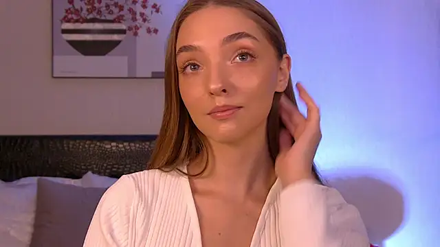 Snapshot of VirginieCruz chatting on November 17, 2025, 7:07 pm VirginieCruz online show from November 17, 2025, 7:07 pm