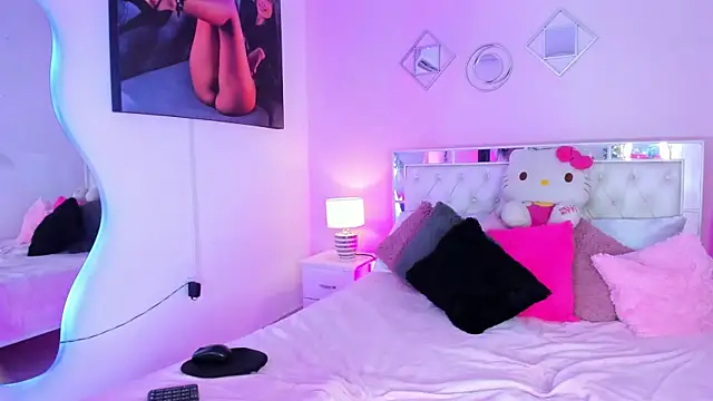 Candace Hill1 online show from October 28, 2025, 9:14 pm