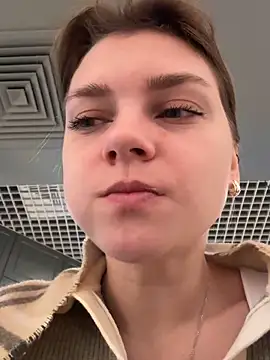 ValenciaShock online show from November 19, 2025, 6:46 am