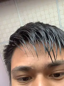 Hullax online show from November 2, 2025, 1:54 am