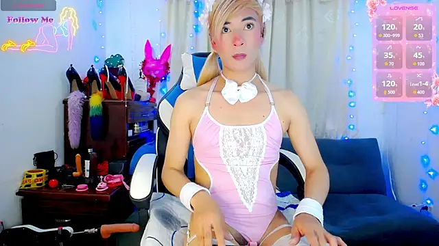 Aleexx    online show from December 20, 2025, 12:19 pm